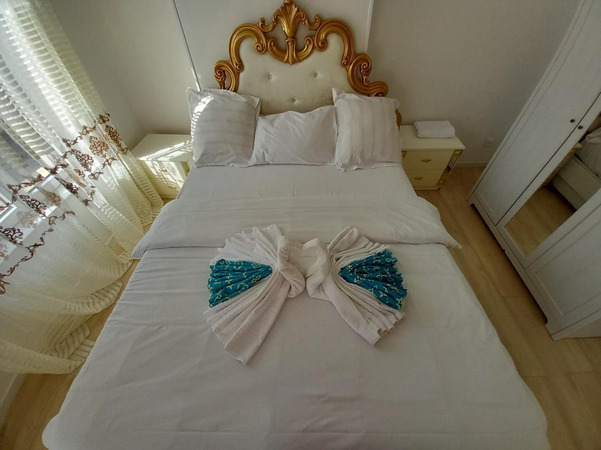 Les Jardins Secrets Villa Ромили-сюр-Сен Екстериор снимка