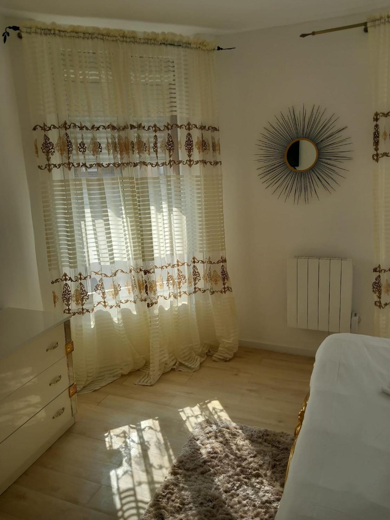 Les Jardins Secrets Villa Ромили-сюр-Сен Екстериор снимка