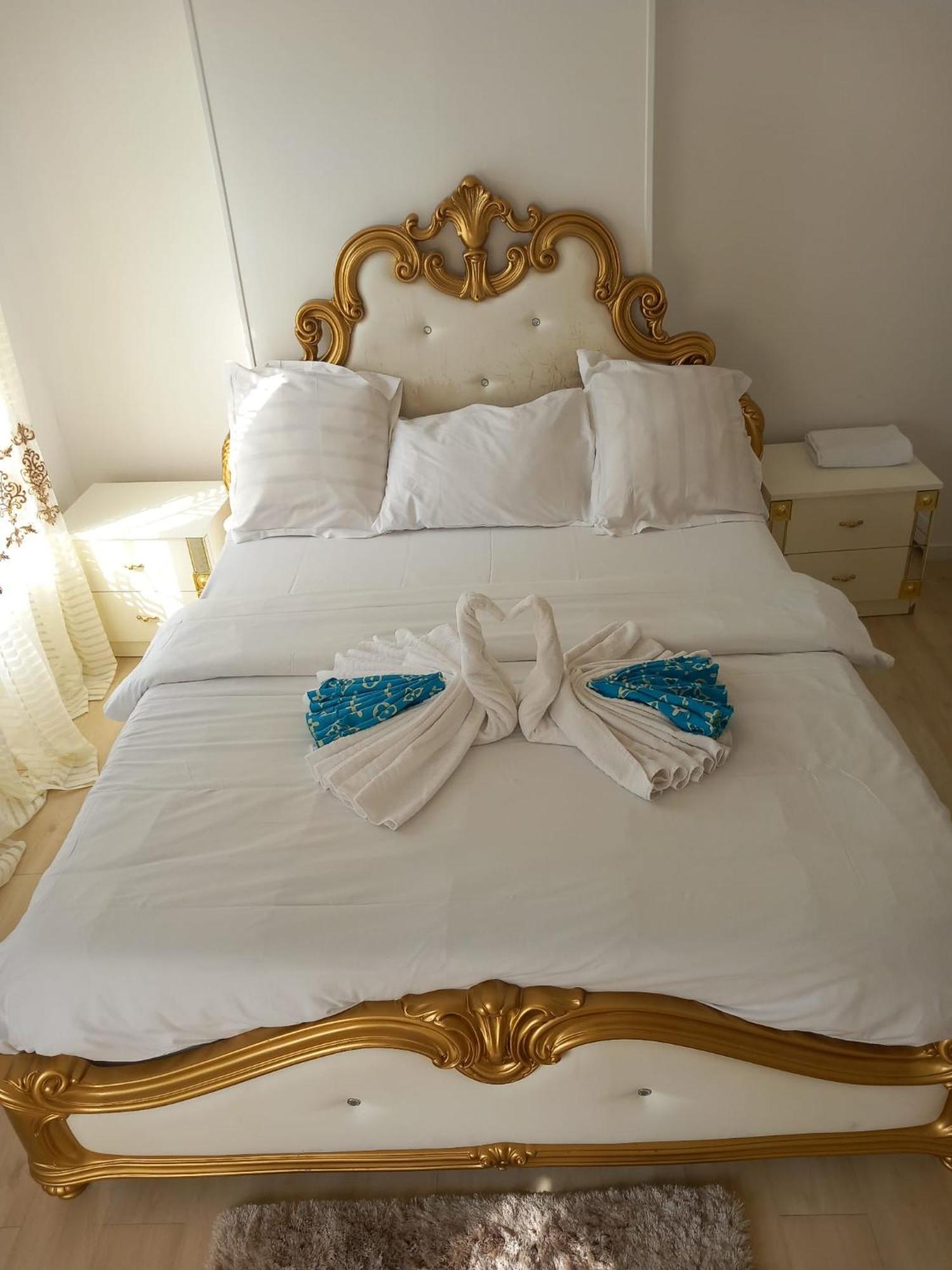 Les Jardins Secrets Villa Ромили-сюр-Сен Екстериор снимка